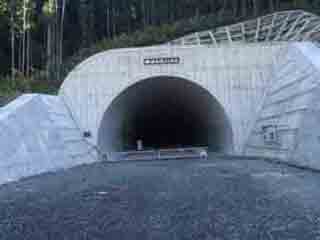 椎坂トンネル