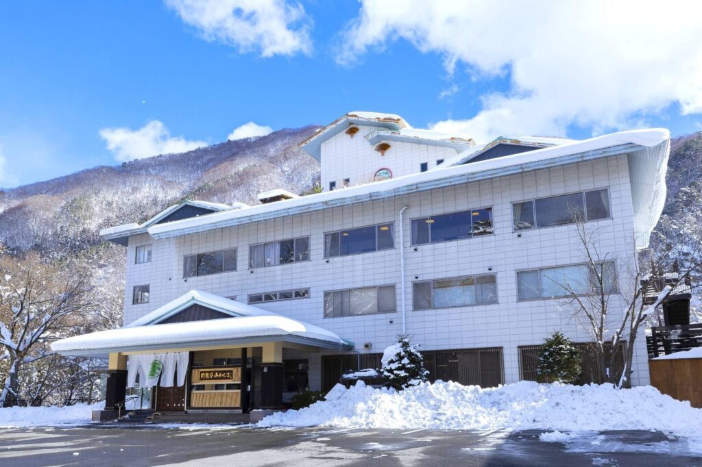 【お車でお越しの方へ】冬の道路状況について