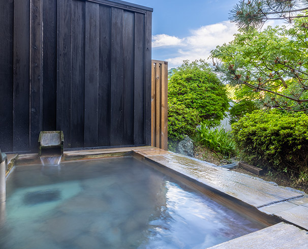 Guest room with private outdoor bath