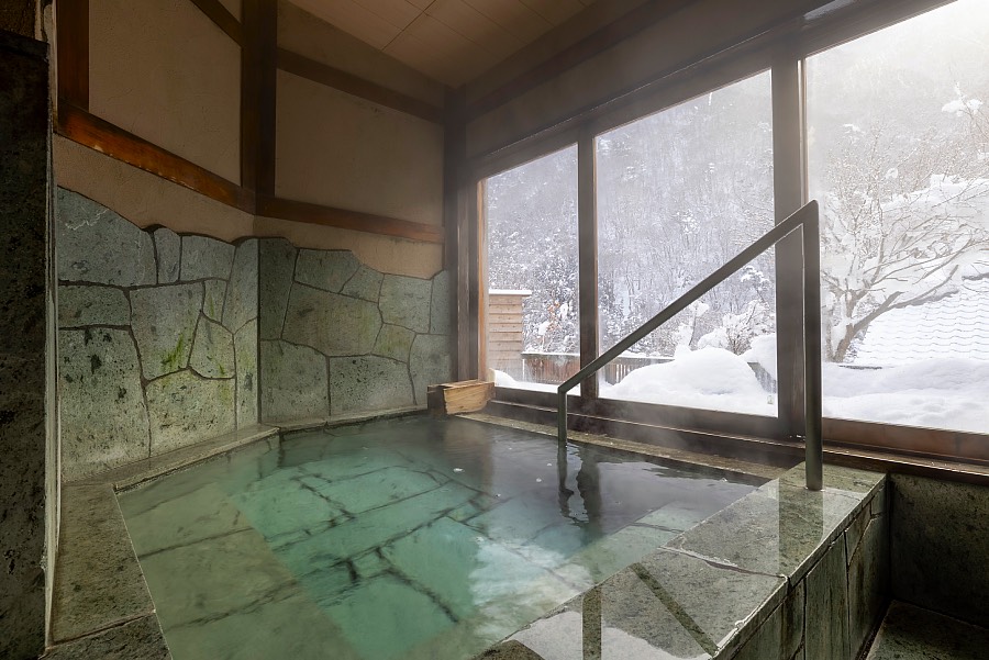 天然石造り「沢桔梗」